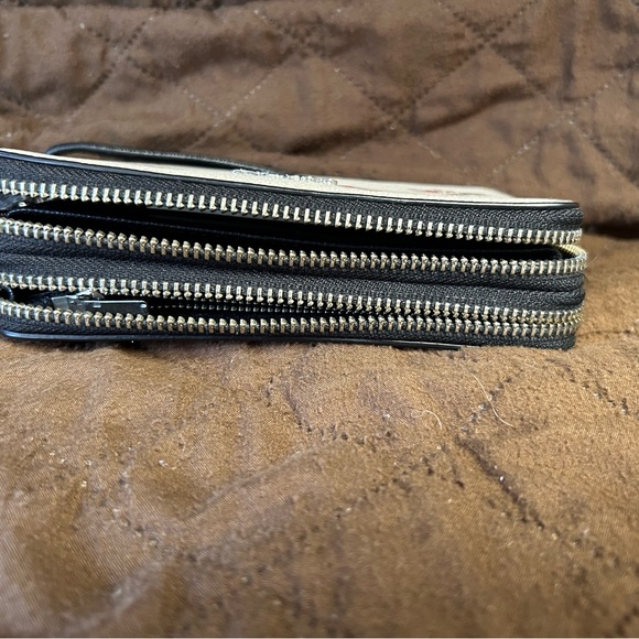Coach zippered wallet - Picture 5 of 8